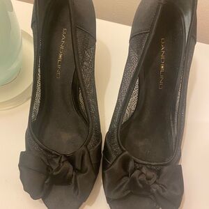 Bandolino Black Heels with Bow Decoration